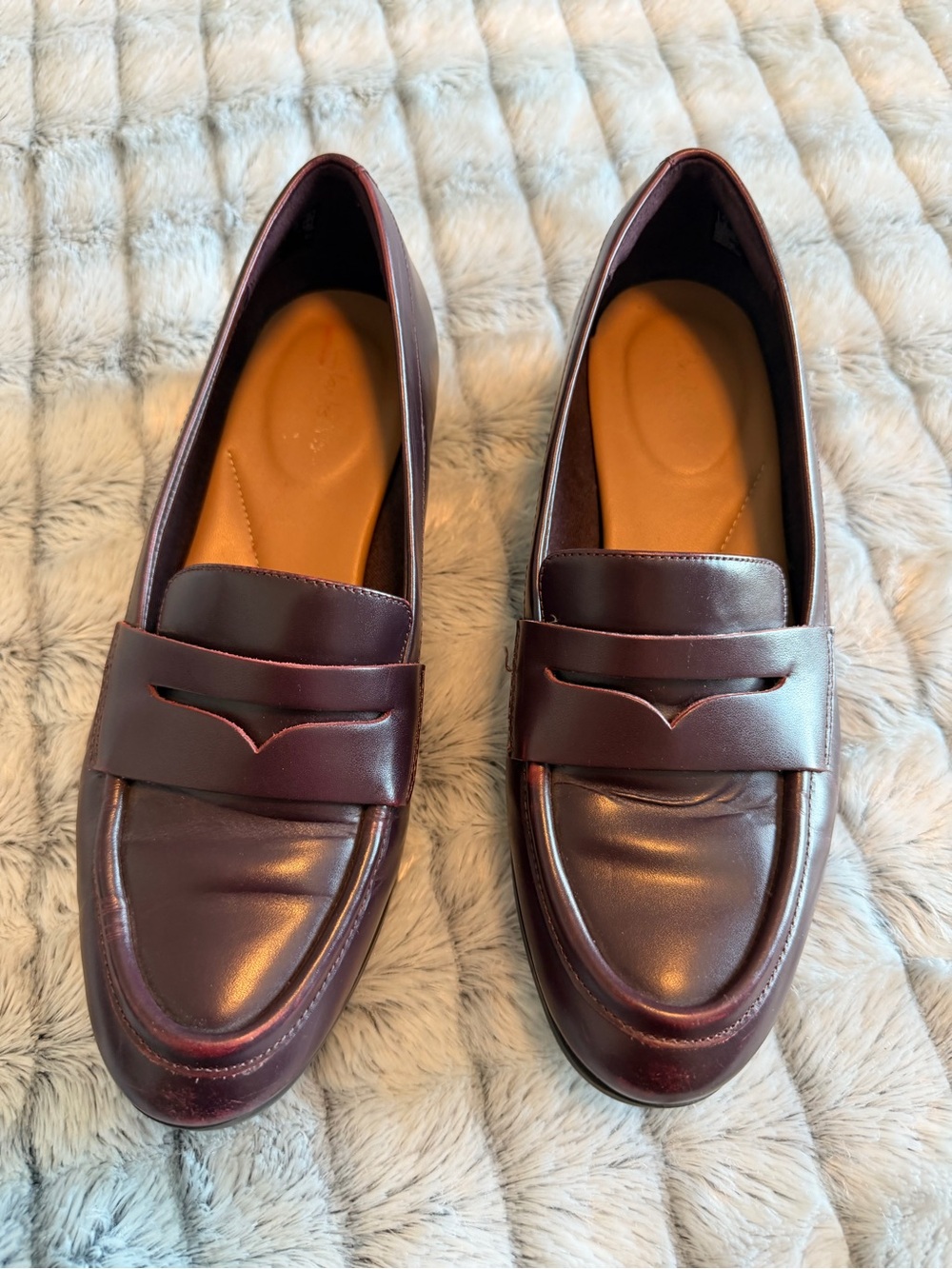 Clarks Women's Burgundy Leather Penny Loafers Size 8